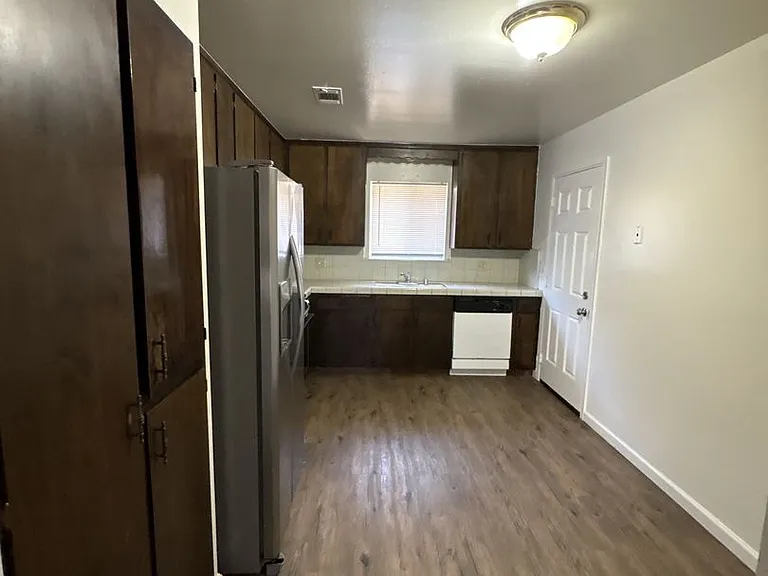 3501 W Colonial Ave #A-D — Photo 4
