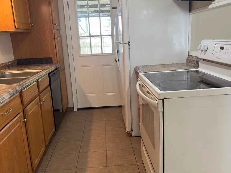 214 Guidry Rd — Photo 3