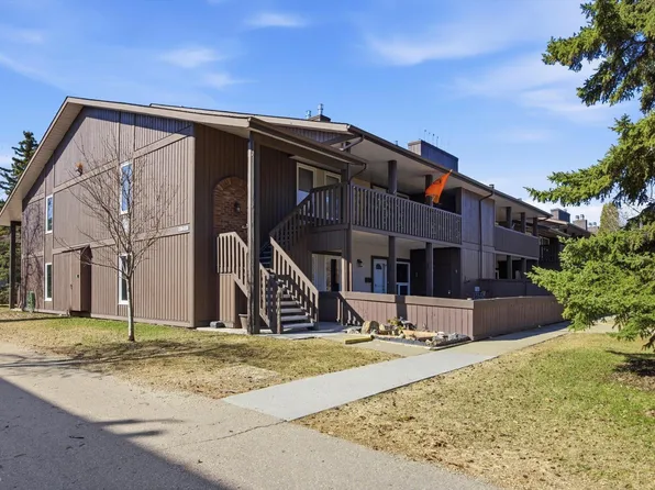 238 Surrey Gdns NW, Edmonton, AB T5T 1Z3