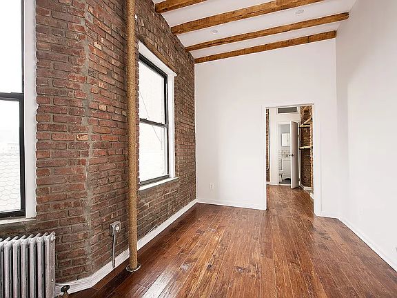 3rd image of 28 Forsyth St APT 18