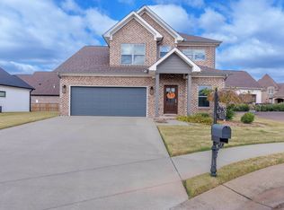 325 Hickory Dr, Muscle Shoals, AL 35661