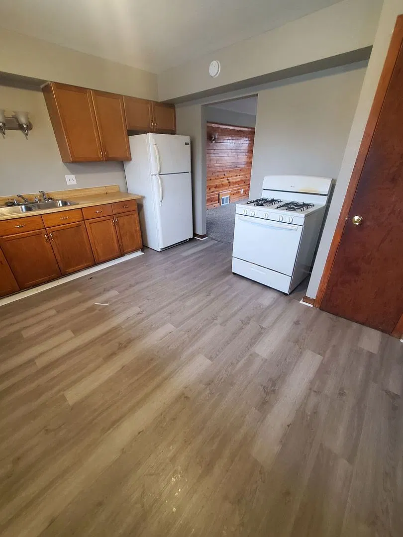 8230 W Villard Ave. (4 Unit) — Photo 2