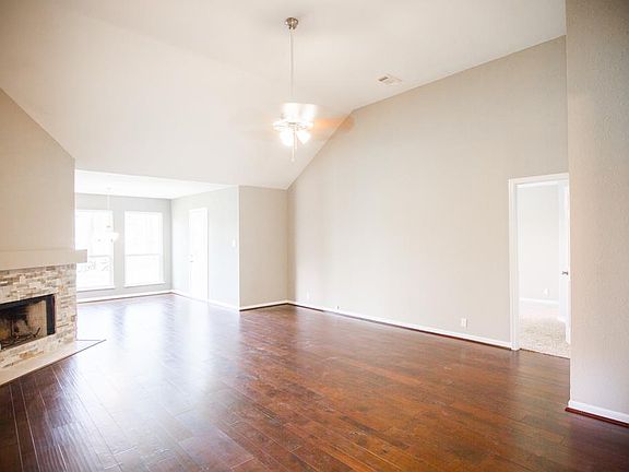 3rd image of 19814 Sandy Hill Cir