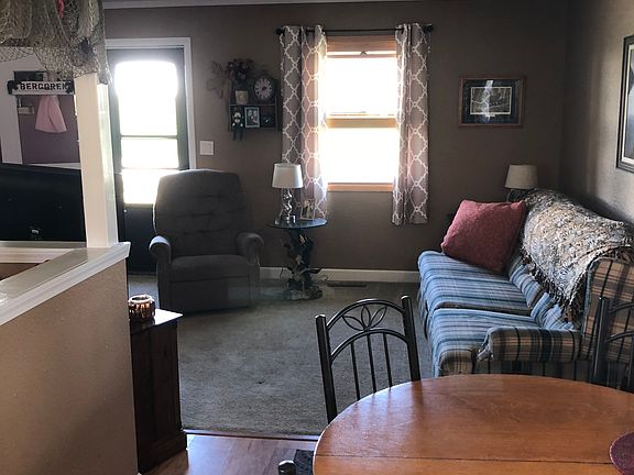 Dining/living room