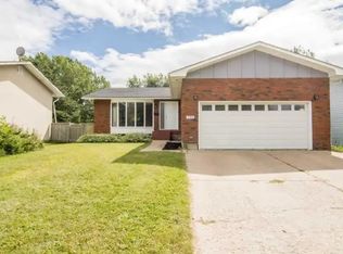 9823 80th Ave #1A, Grande Prairie, AB T8V3S5