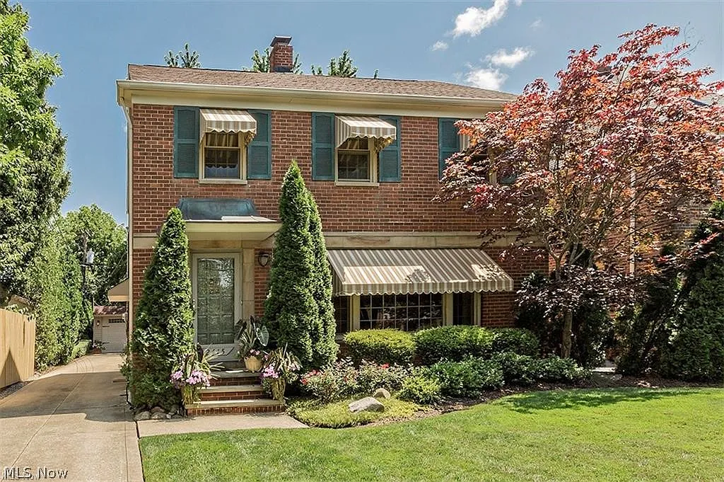 3 bed, 1.5 bath, $3,000 — Photo 1