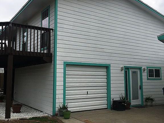 3rd image of 602 East St