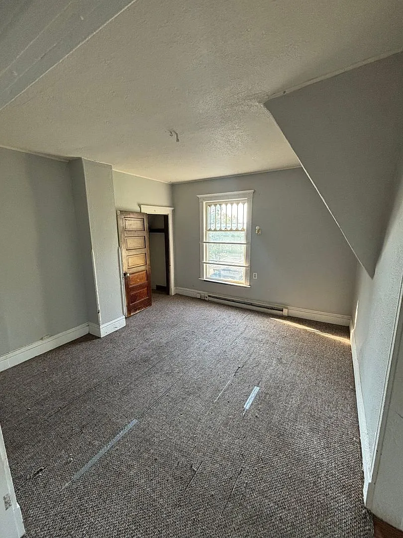 MVB Properties LLC - 1423 Summit St - New — Photo 4