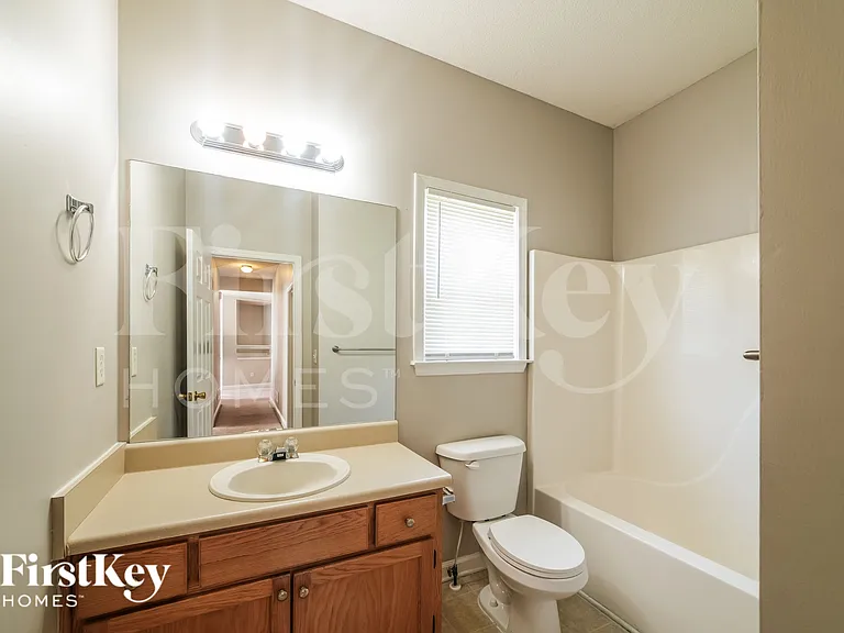 321 Sue Ct — Photo 17