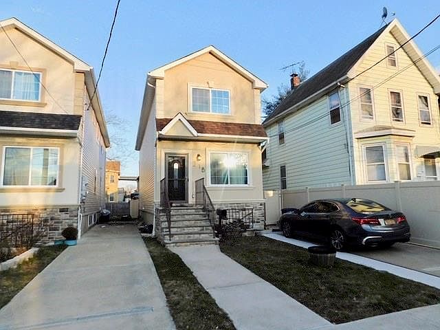1st image of 21 Wright Ave