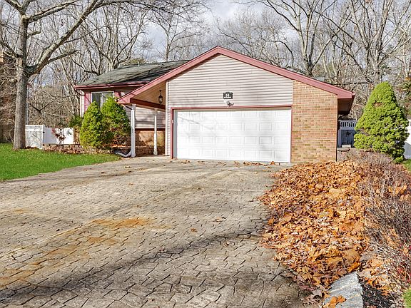 5th image of 58 Buckingham Dr