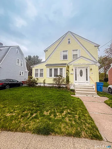 38 Grandview Ave Photo 1