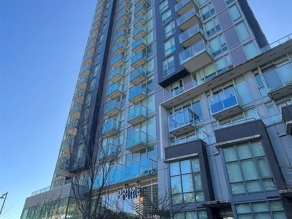 13438 Central Ave #2006, Surrey, BC V3T 0N2