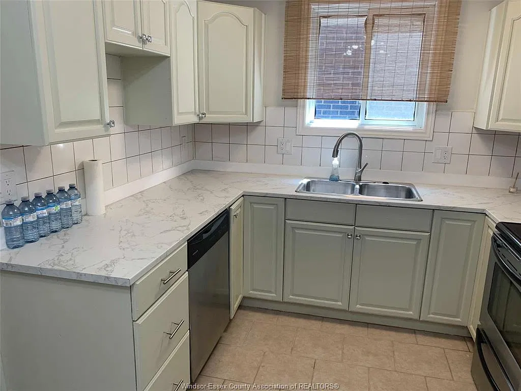 4 bed, 1.5 bath, $2,250 — Photo 3