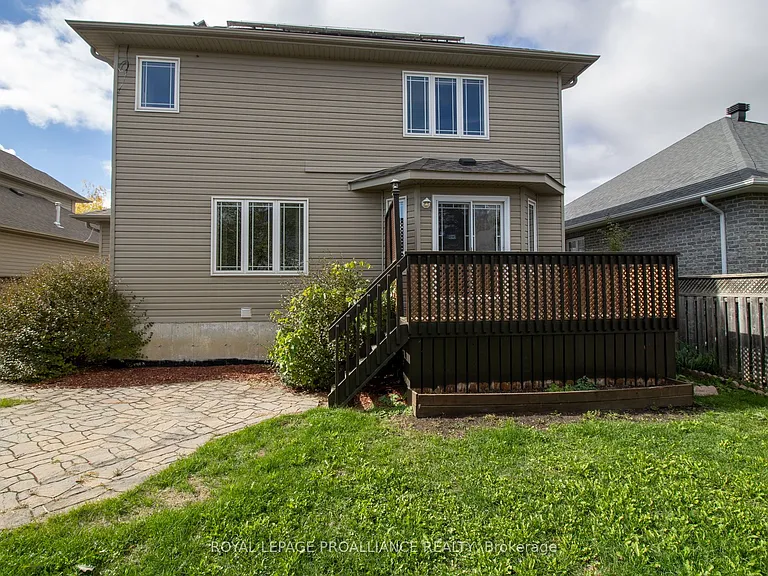 1009 Crestwood Dr — Photo 37