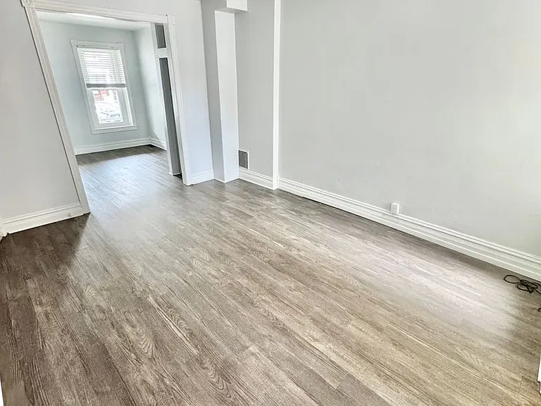 1410 W Turner St — Photo 3