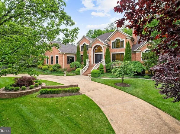 1102 Mill Rdg, Mc Lean, VA 22102