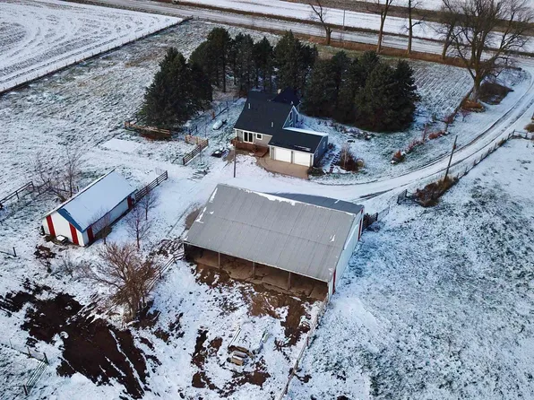 442 370th Ave, Grinnell, IA 50112