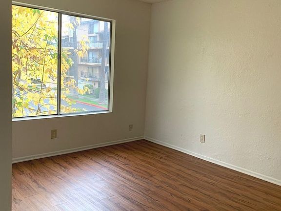 2nd image of 820 N Spurgeon St APT 15