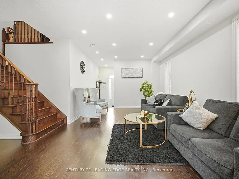 24 Exhibition Cres — Photo 11