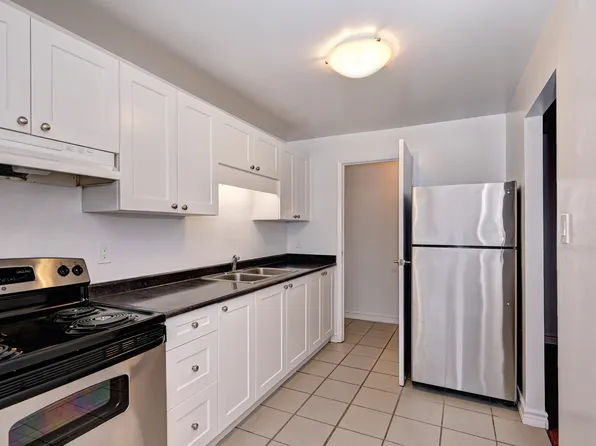 143 Woodside Ave, Cambridge, ON N1S 4M6