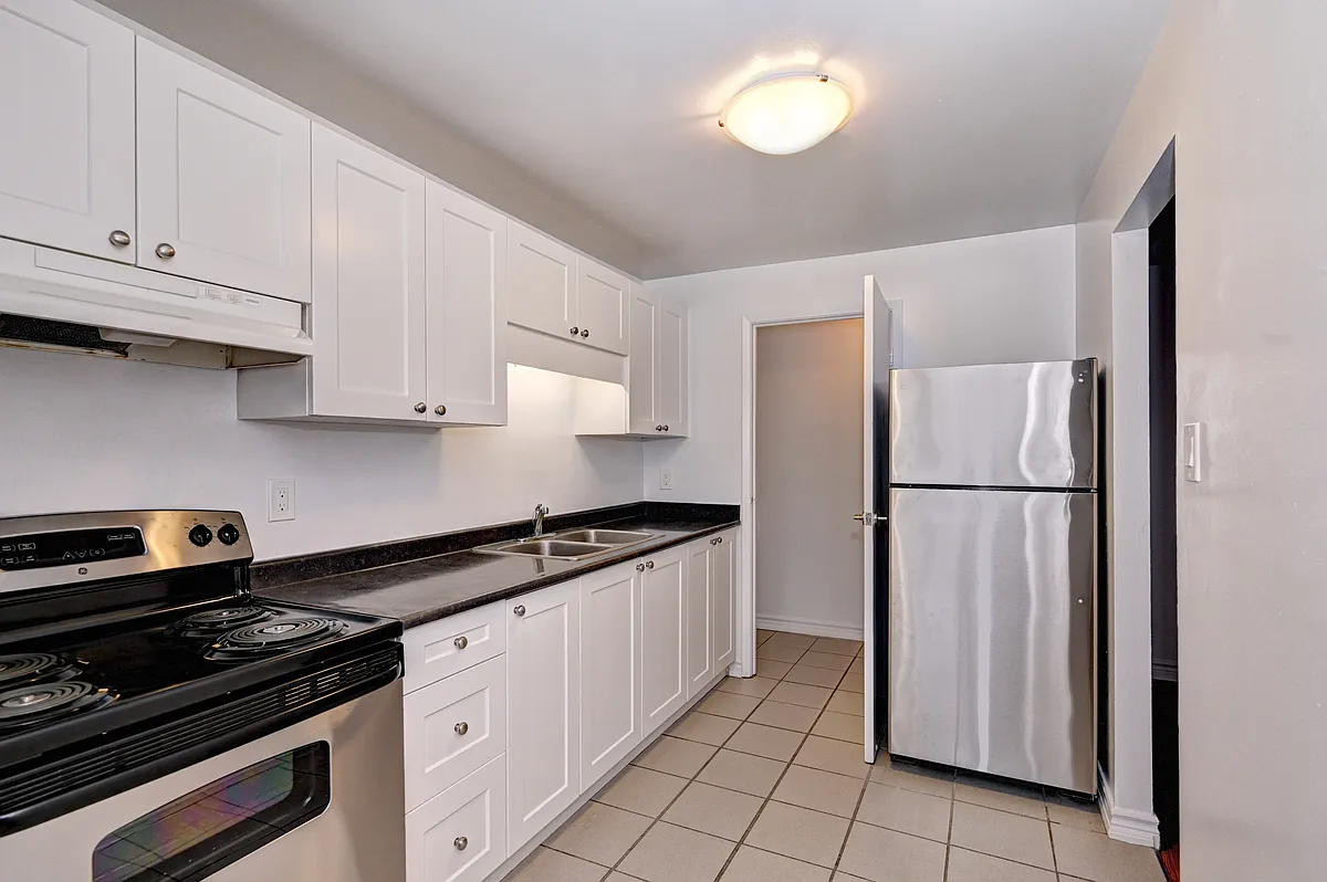 Building Photo - 143 Woodside Ave
