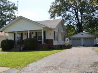 120 Maple St, Zeigler, IL 62999