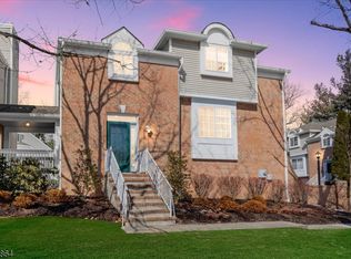 40 Primrose Ln, Long Hill Twp., NJ 07933