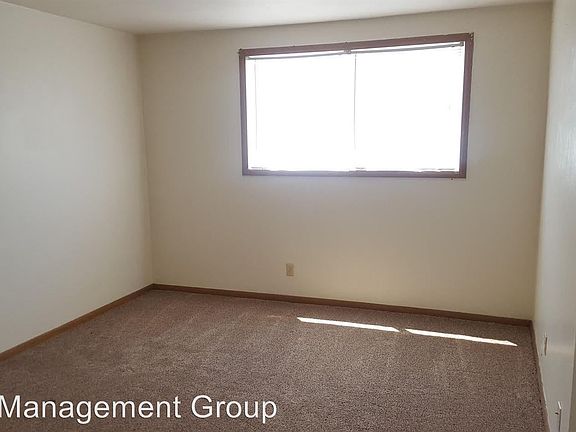 4th image of 604 E Seerley Blvd APT 11