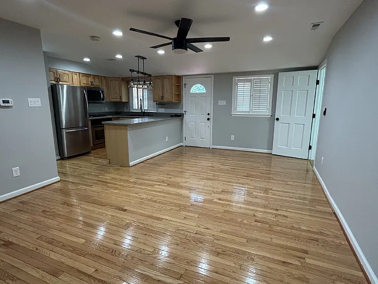 299 Flynn Dr — Photo 4