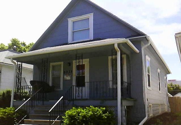1st image of 1031 Charleston St
