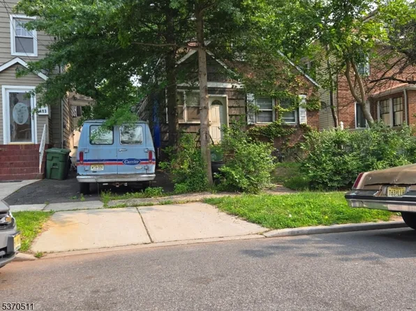 415 E 4Th Ave, Roselle Boro, NJ 07203