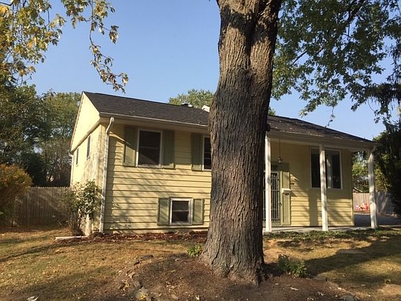 3rd image of 225 S Poplar Dr