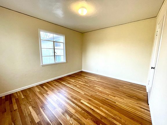 2nd image of 542 S 7th St