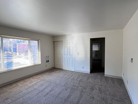 3rd image of 3043 NE 140th St APT 7