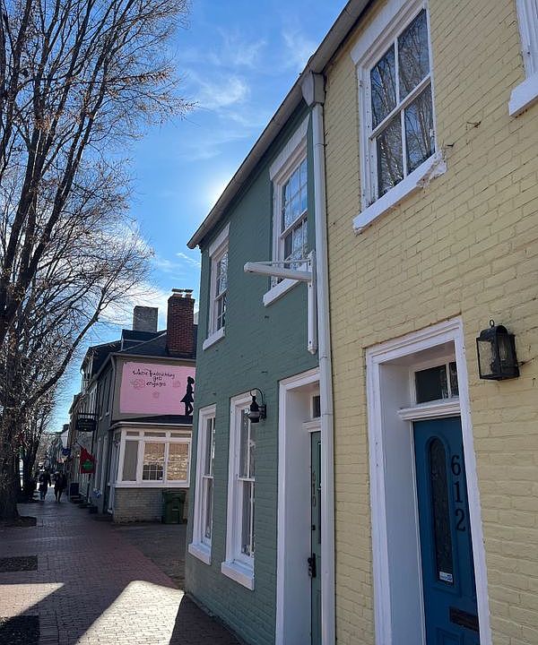 1st image of 612 Caroline St #A