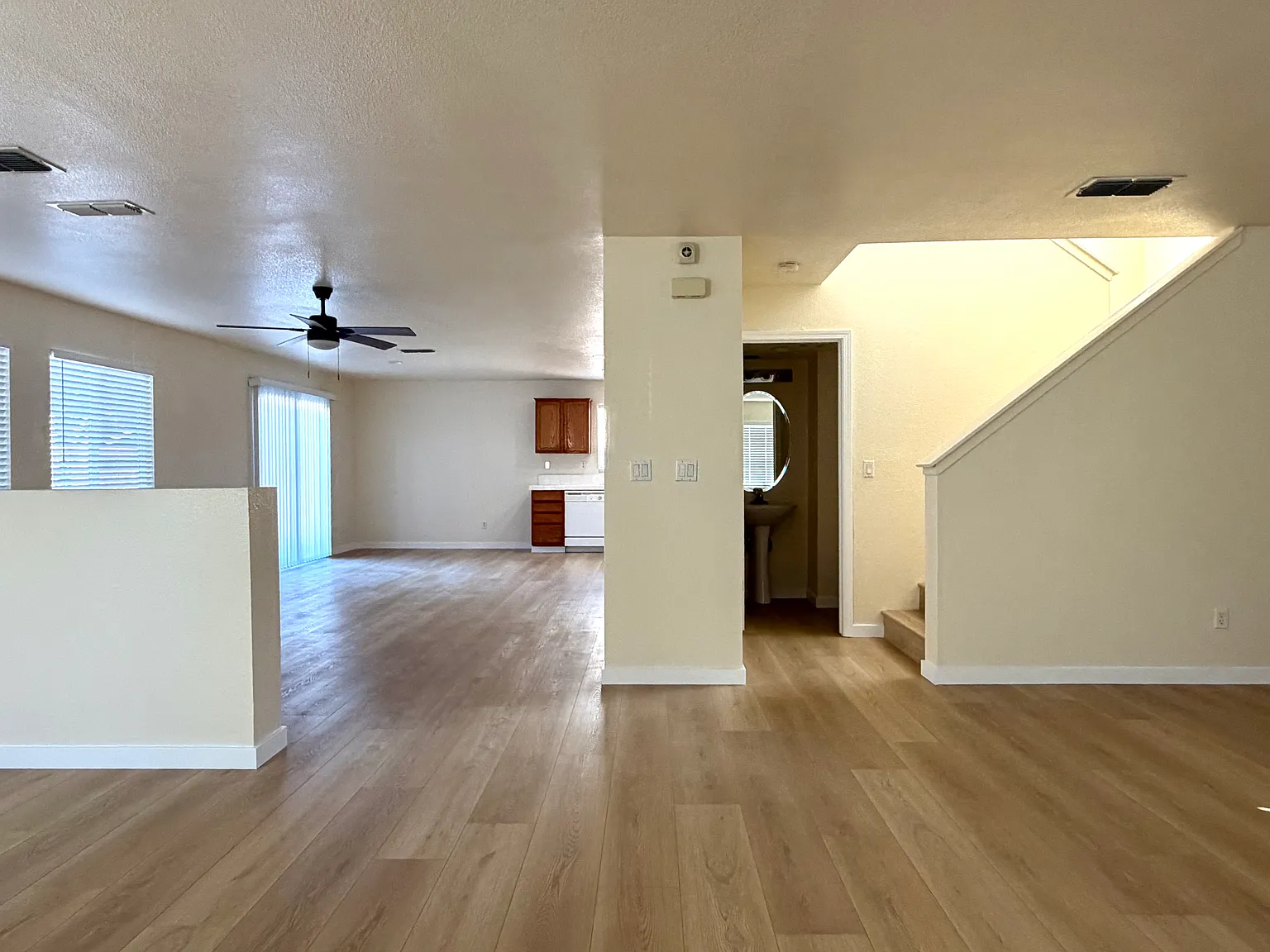 3 bed, 2.5 bath, 2249 sqft, $2,950 — Photo 4