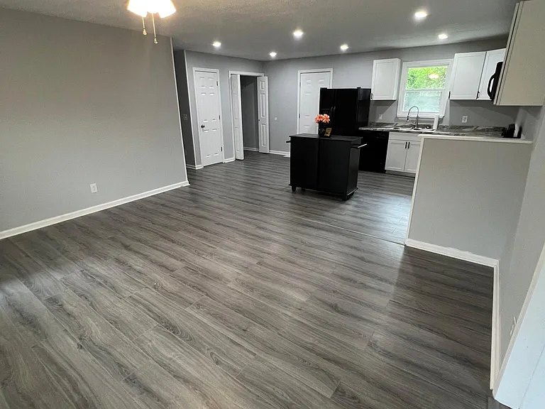 909 C St — Photo 10