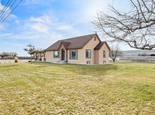 240 Outlook Rd, Outlook, WA 98938