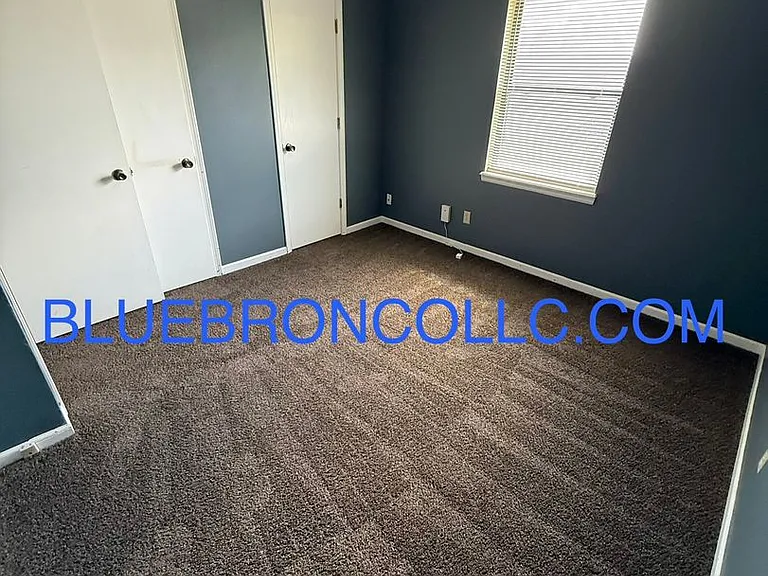 Cute 2 bedroom 1 bathroom home with a 1 car garage — Photo 8