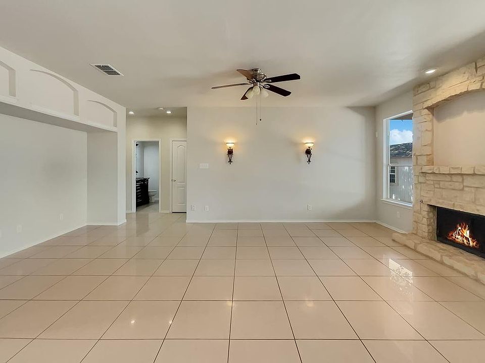 1st image of 15406 Finch Cir