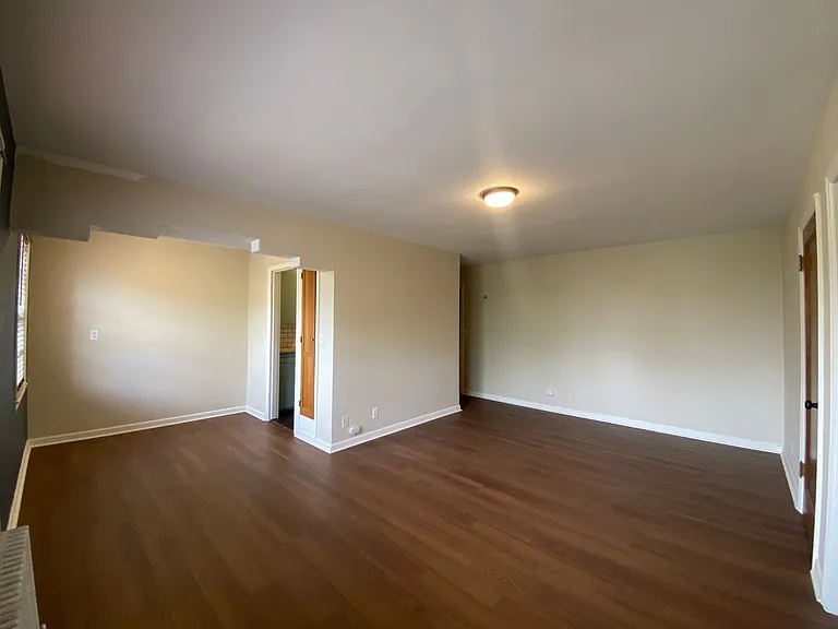 1226 W 5th Ave — Photo 46