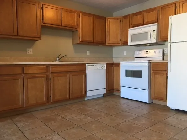 Lakepointe Apartment Homes