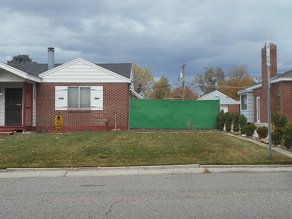 3rd image of 2285 E Hale Ave