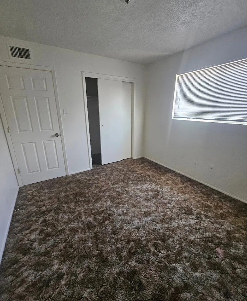 2 bed, 625 sqft, $800 — Photo 2
