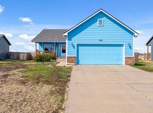 1425 N Spring Ridge Dr, Derby, KS 67037