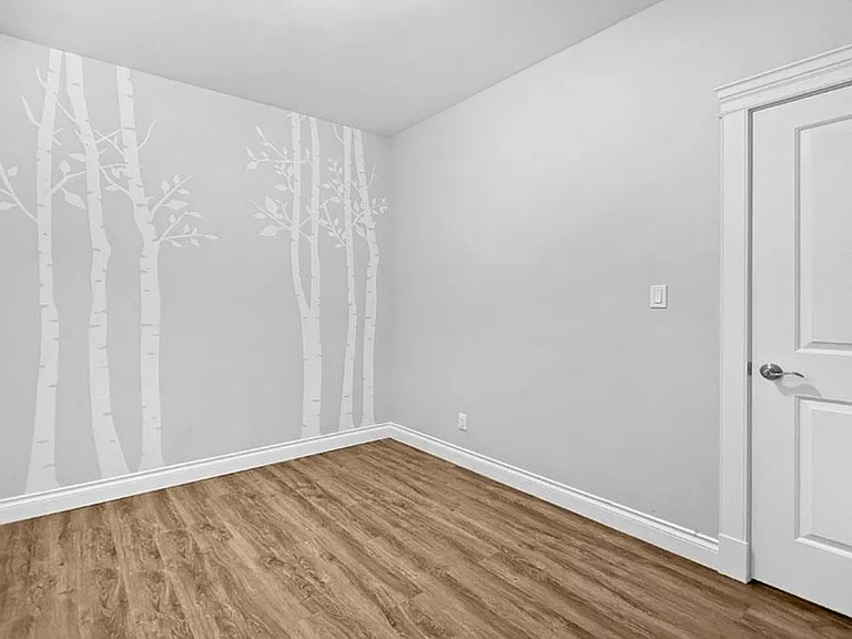 2765 E 54th Ave — Photo 14