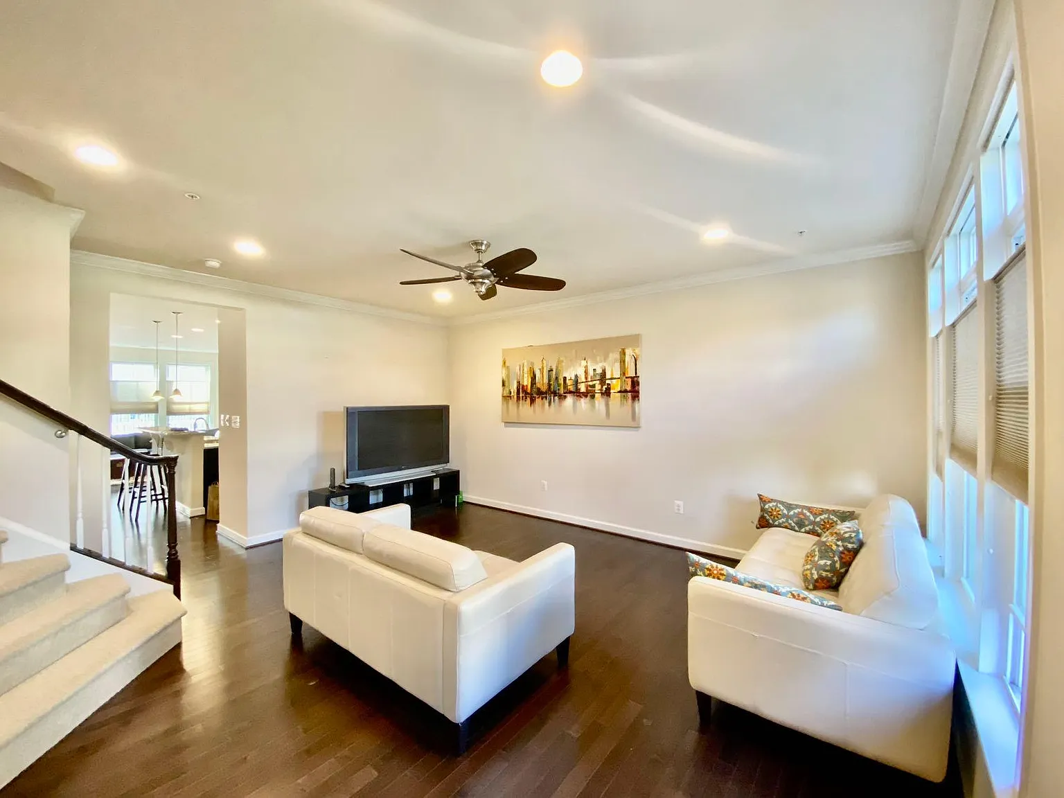 4 bed, 3.5 bath, 2200 sqft, $3,400 — Photo 4