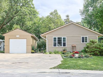(Undisclosed Address), Carpentersville, IL, 60110