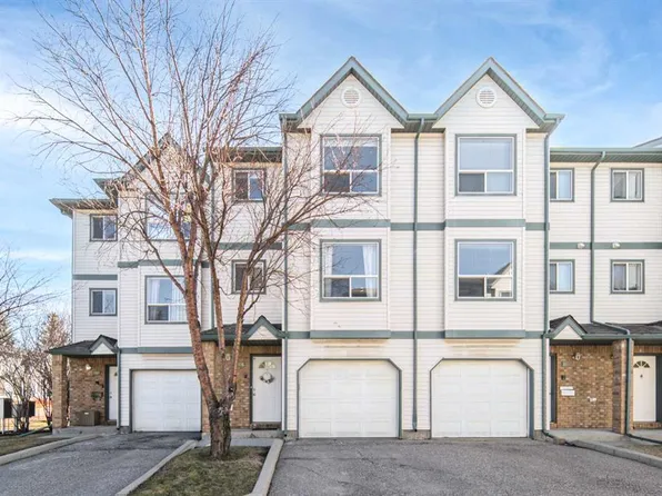 106 W Anderson Grv SW, Calgary, AB T2W 6H7